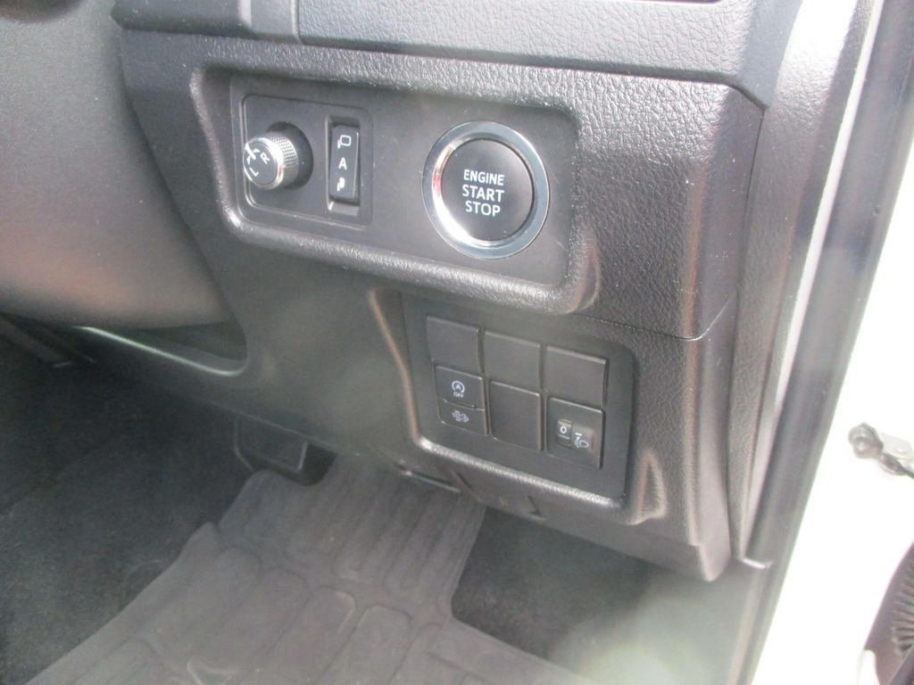 Toyota Land Cruiser 2.8D Invincible 4Wd Euro 6 Ss 7 Seat White #35