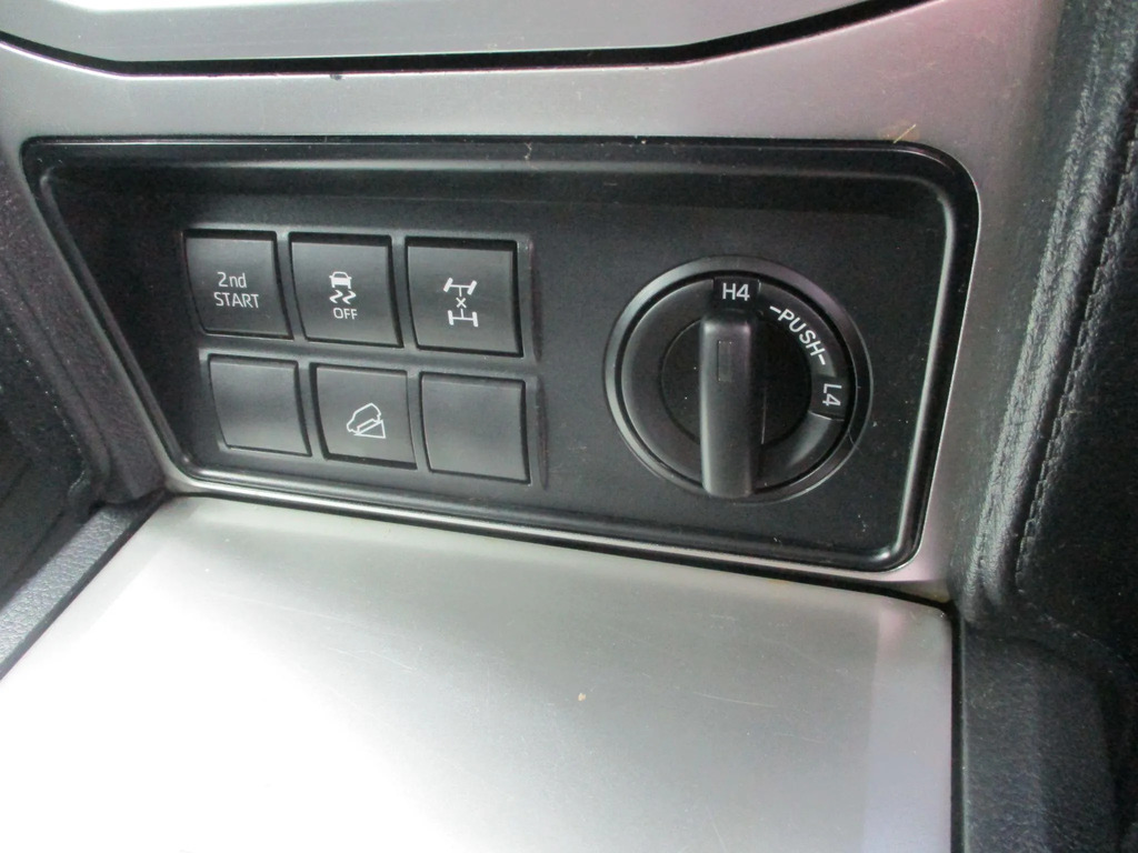 Toyota Land Cruiser 2.8D Invincible 4Wd Euro 6 Ss 7 Seat White #17