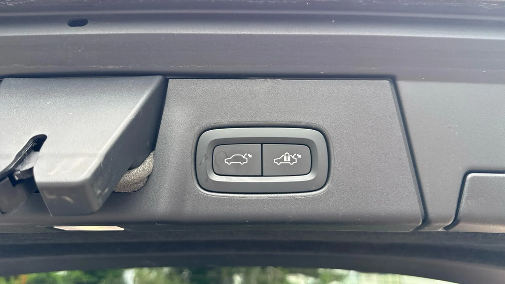 Volvo V90 Self Charging Hybrid, Heated Fr Seats, Smartphon Silver #29
