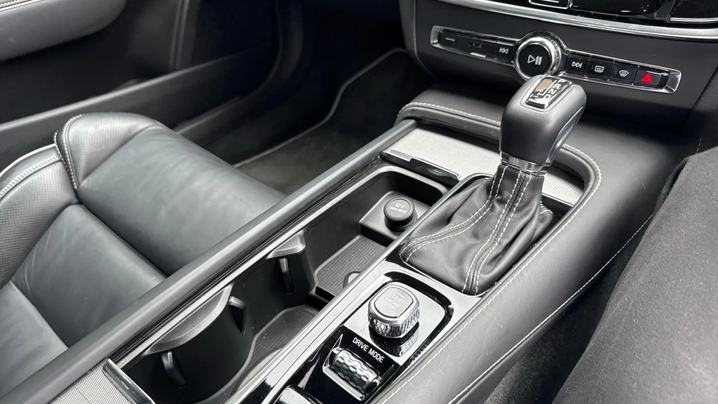 Volvo V90 Self Charging Hybrid, Heated Fr Seats, Smartphon Silver #23