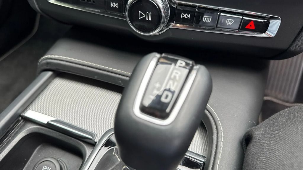 Volvo V90 Self Charging Hybrid, Heated Fr Seats, Smartphon Silver #32