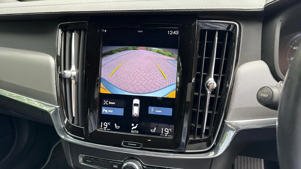 Volvo V90 Self Charging Hybrid, Heated Fr Seats, Smartphon Silver #17