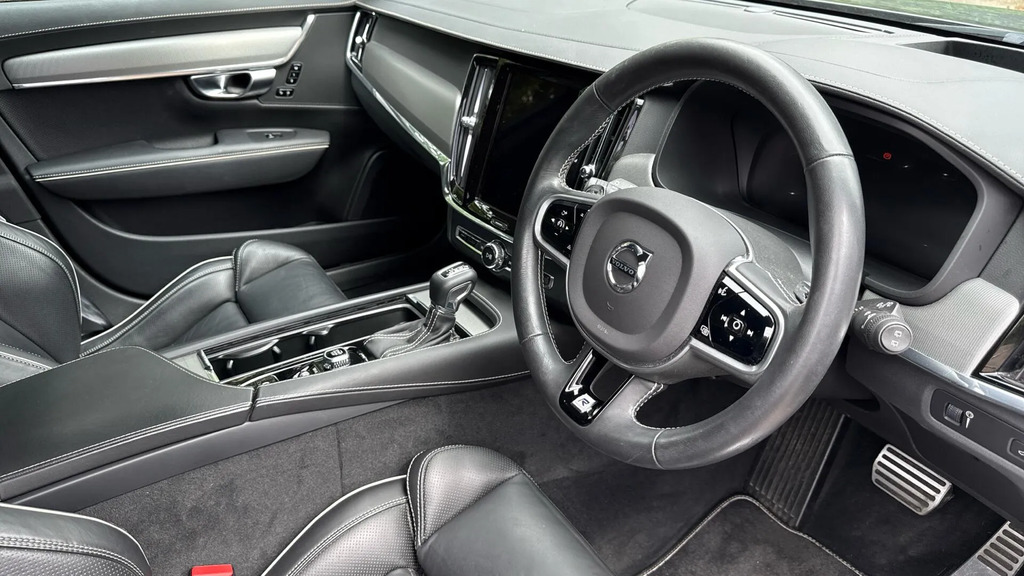 Volvo V90 Self Charging Hybrid, Heated Fr Seats, Smartphon Silver #4