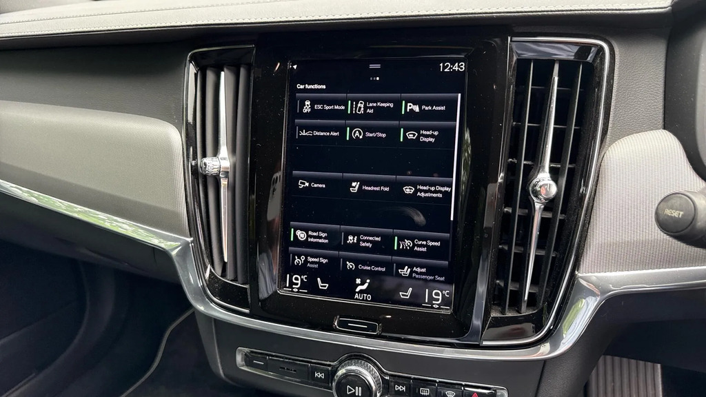 Volvo V90 Self Charging Hybrid, Heated Fr Seats, Smartphon Silver #15