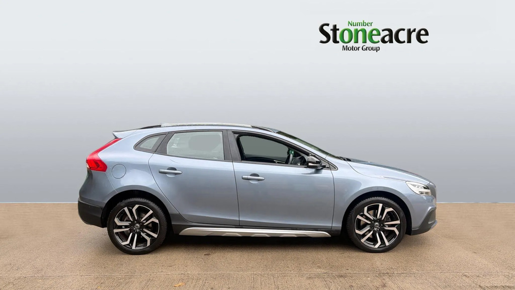 Volvo V40 Cross Country 1.5 T3 Gpf Pro Euro 6 Ss YY18XFE #3