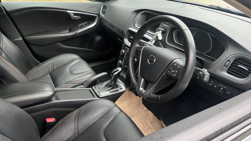 Volvo V40 Cross Country 1.5 T3 Gpf Pro Euro 6 Ss YY18XFE #4