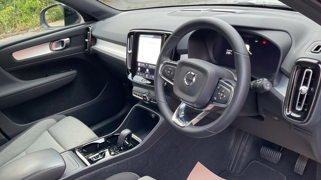 Volvo XC40 2.0 B3p Plus Dark  #4