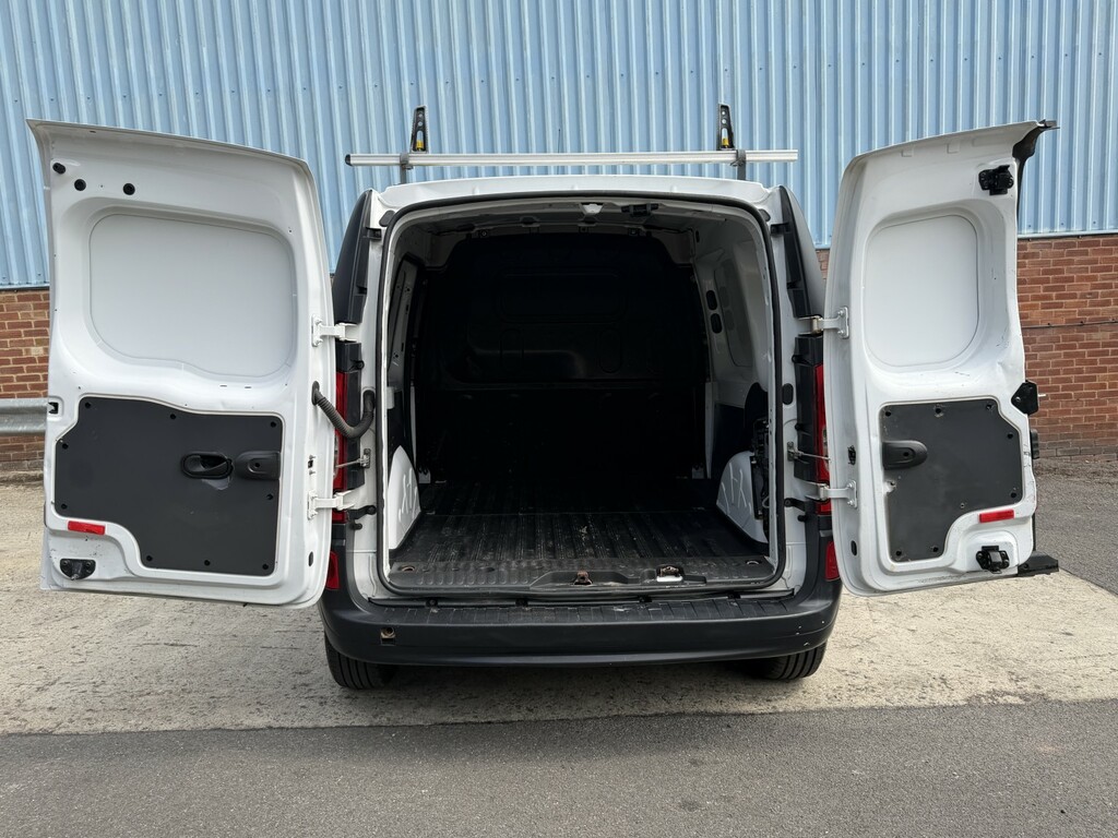 Mercedes-Benz CITAN 111Cdi 1.5 110 Bhp 6 Sp Xlwb Crew Cab 5 Sea White #17