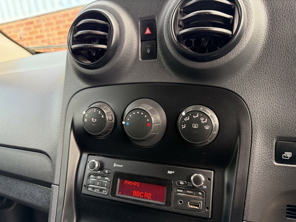 Mercedes-Benz CITAN 111Cdi 1.5 110 Bhp 6 Sp Xlwb Crew Cab 5 Sea White #30