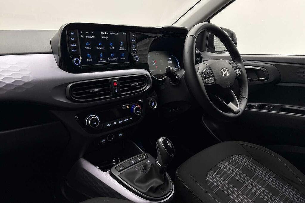 Hyundai I10 1.2 79 Premium Nav EN25TLZ Black #4