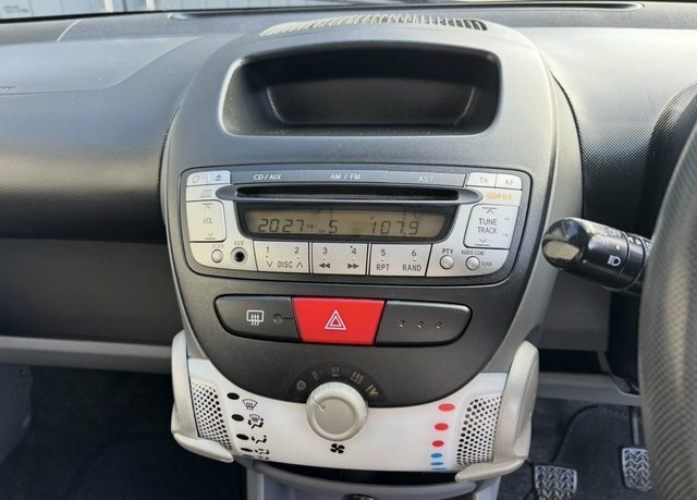 Peugeot 107 Urban  #16