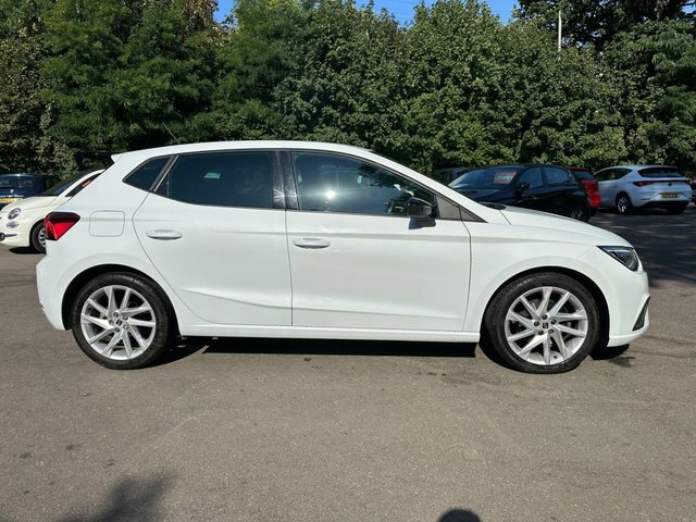 Seat Ibiza 1.0 Tsi Fr Hatchback White #4