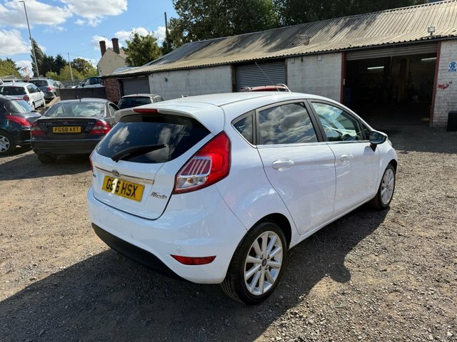 Ford Fiesta 1.0T Ecoboost Titanium Hatchback White #4