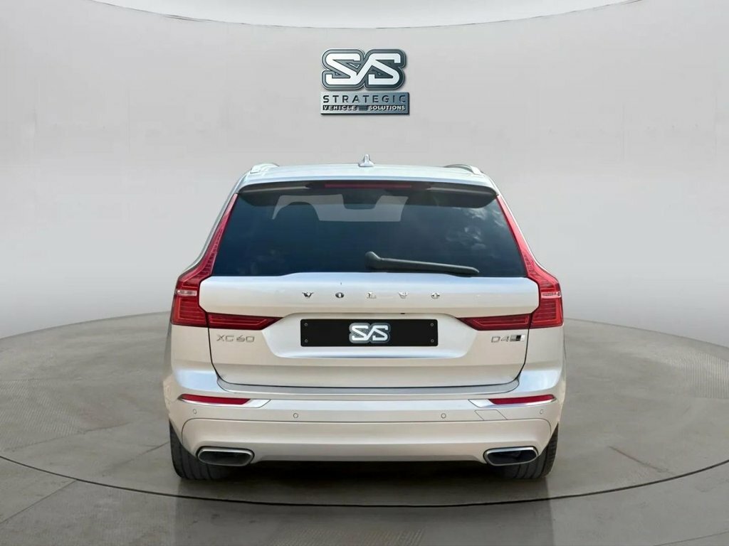 Volvo XC60 2L Inscription Silver #5