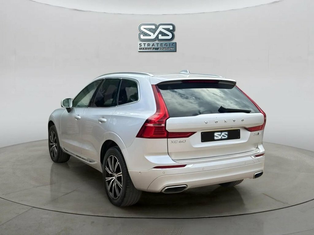 Volvo XC60 2L Inscription Silver #4