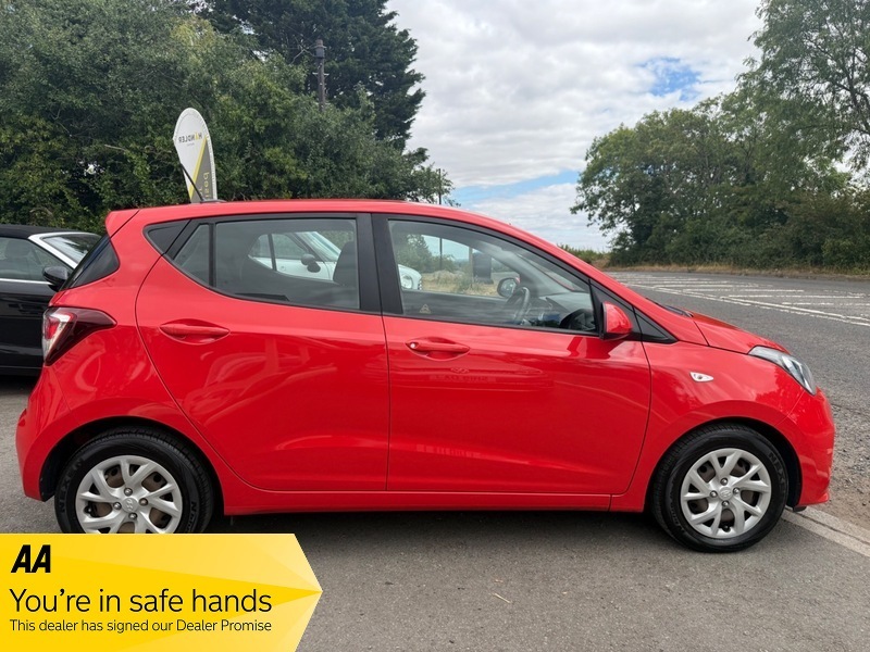 Hyundai I10 Se Red #3