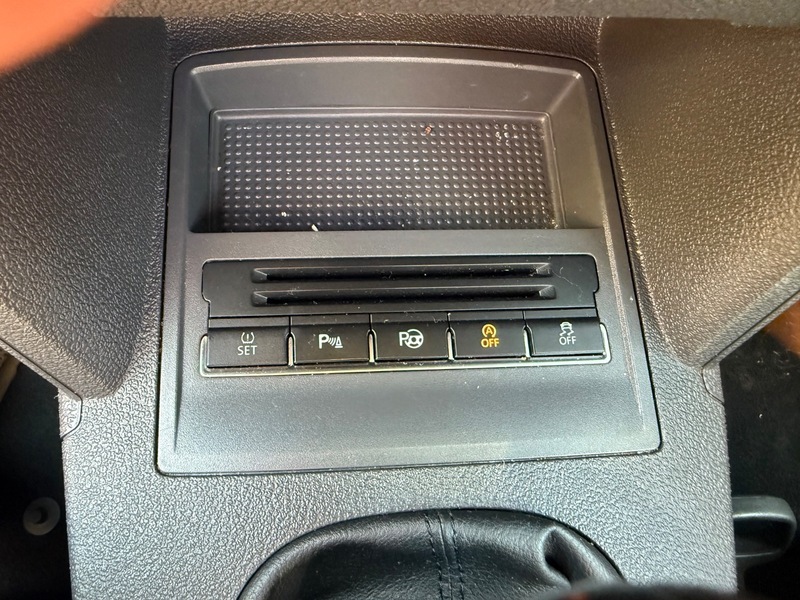 Volkswagen Touran Touran Silver #30