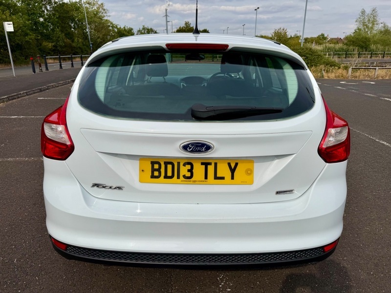 Ford Focus Zetec White #5