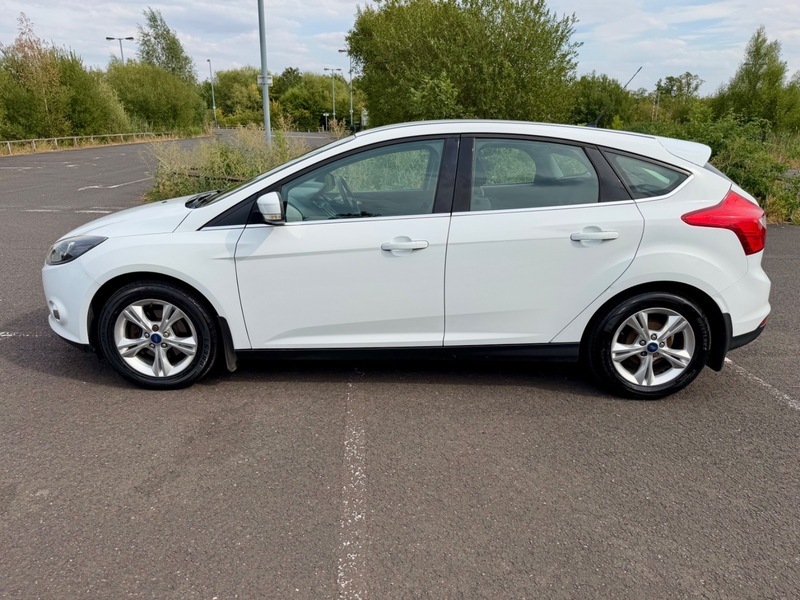 Ford Focus Estate 1.6 Tdci Titanium Euro 5 Ss 201363 Black #8