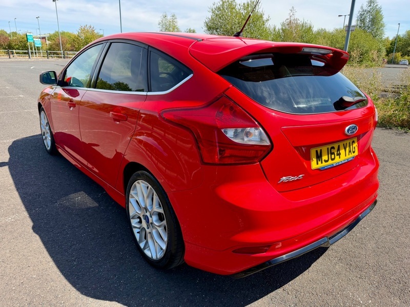Ford Focus Zetec S Tdci Red #6
