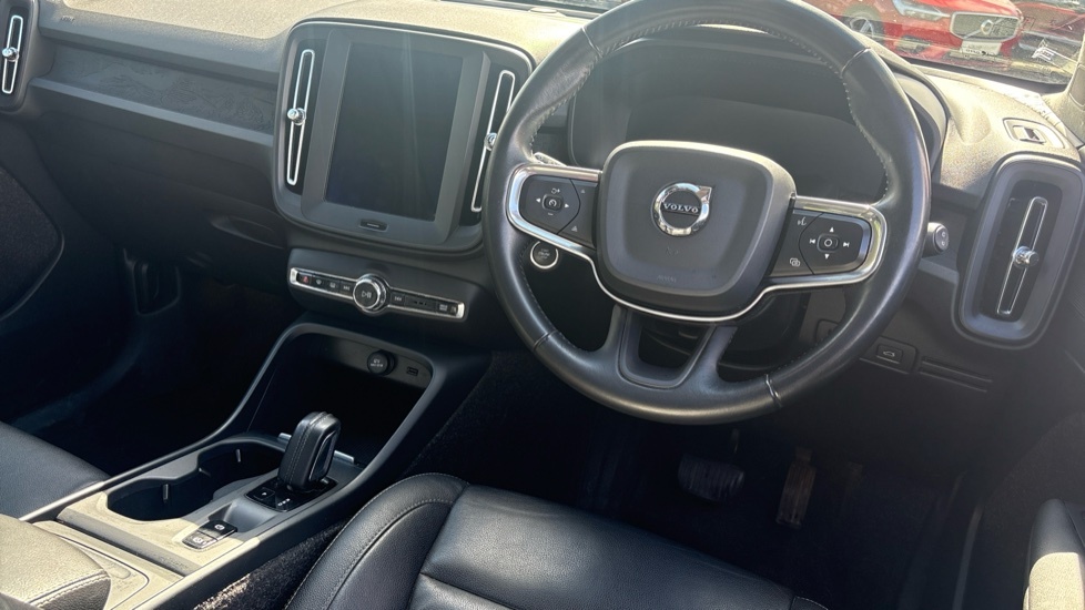 Volvo XC40 D3 Awd Momentum Red #4