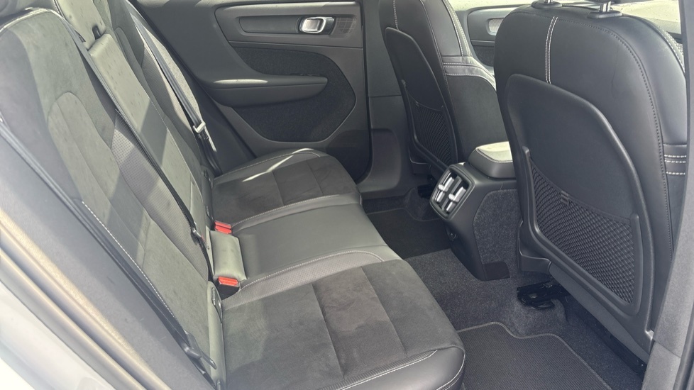 Volvo XC40 T4 Fwd R-design Silver #6