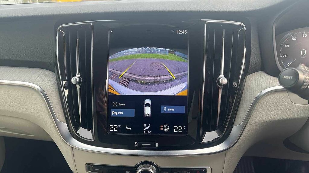Volvo V60 Momentum, B3 Mild Hybrid Grey #17