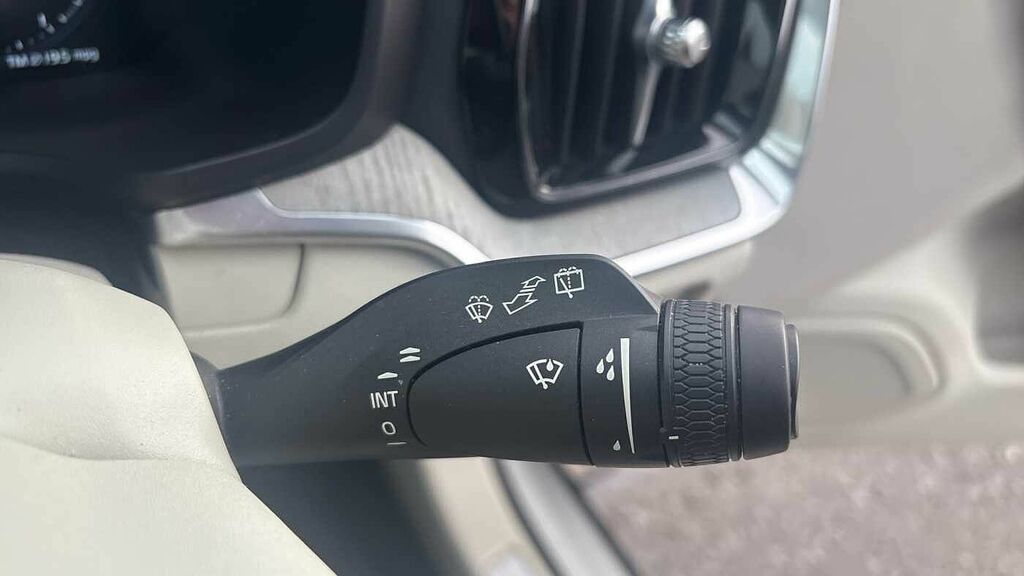 Volvo V60 Momentum, B3 Mild Hybrid Grey #21