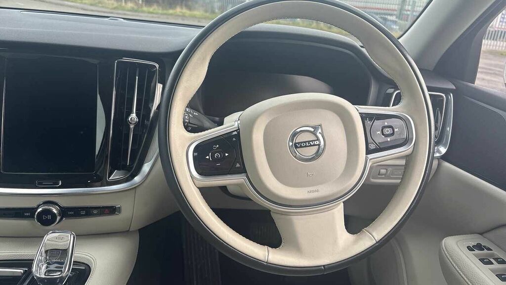 Volvo V60 Momentum, B3 Mild Hybrid Grey #10