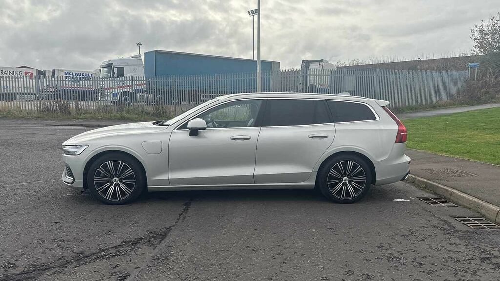 Volvo V60 Momentum, B3 Mild Hybrid Grey #33