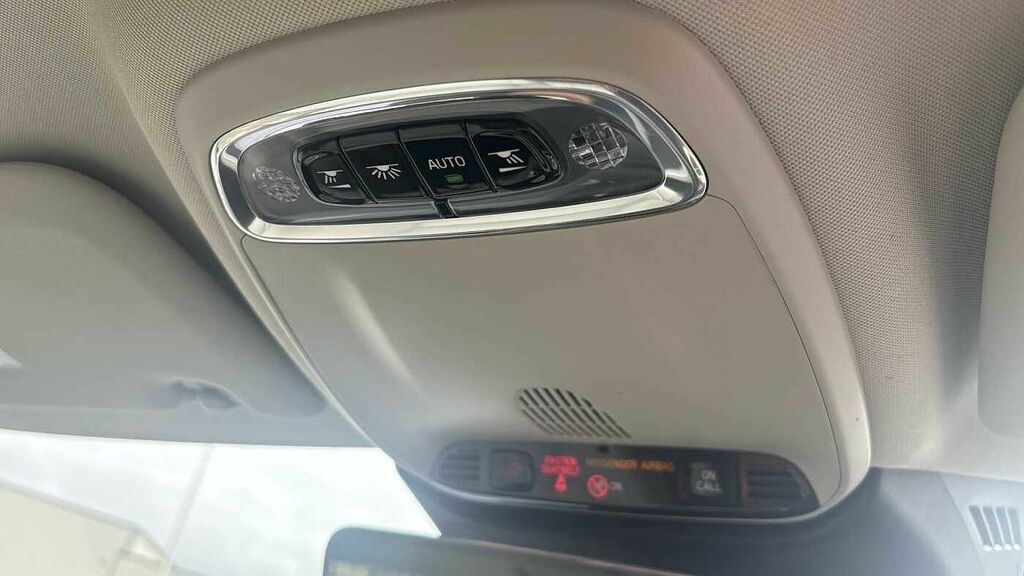 Volvo V60 Momentum, B3 Mild Hybrid Grey #25