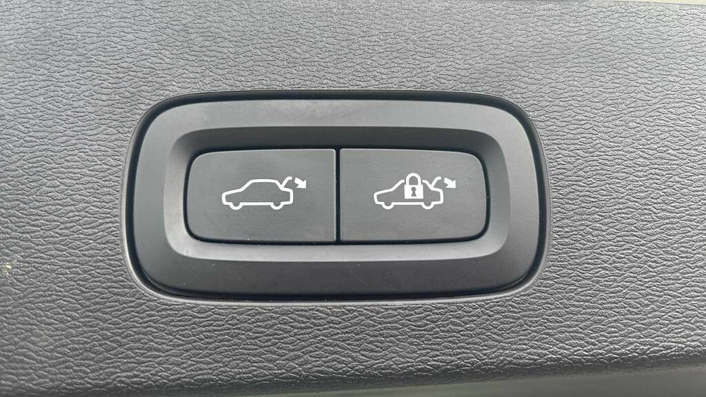 Volvo V60 Momentum, B3 Mild Hybrid Grey #31