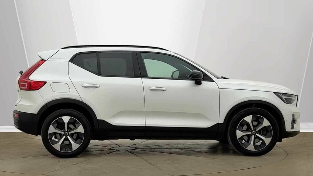 Volvo XC40 Plus, B3 Mild Hybrid, Dark White #4