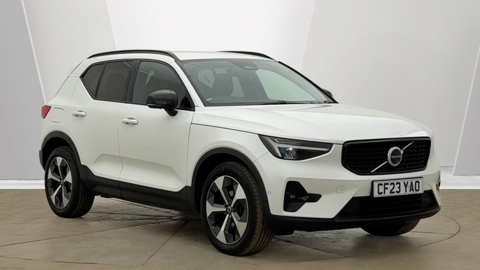 Volvo XC40 Plus, B3 Mild Hybrid, Dark White #2