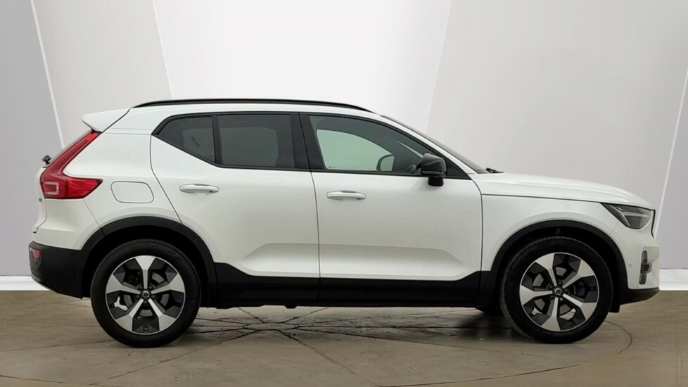 Volvo XC40 Plus, B3 Mild Hybrid, Dark White #3