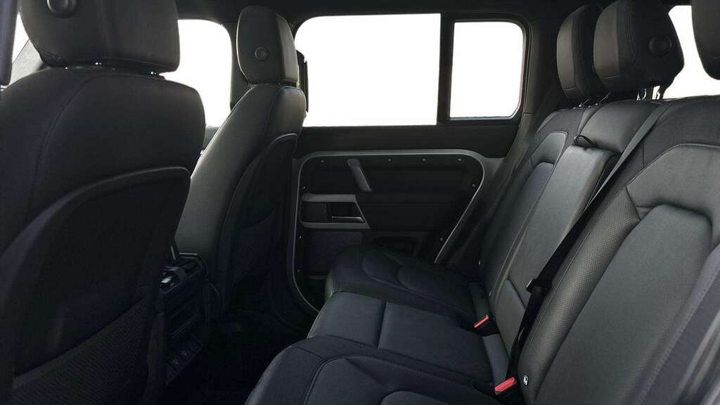 Land Rover Defender 110 3.0 D250 X-dynamic Se 110 2024 KR24GZE Silver #4