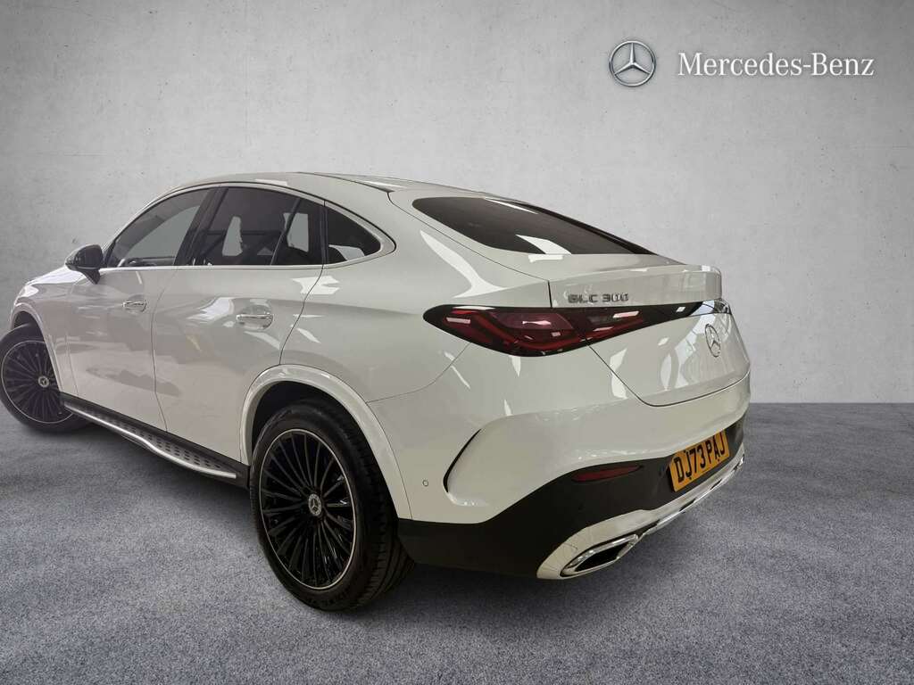 Mercedes-Benz GLC Class Glc 300 4Matic Amg Line Prem Plus 9G-tronic 20 White #3