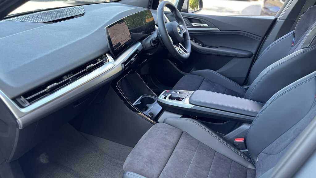BMW 2 Series 220I Mht M Sport Dct 2026 YL26EUW Grey #4
