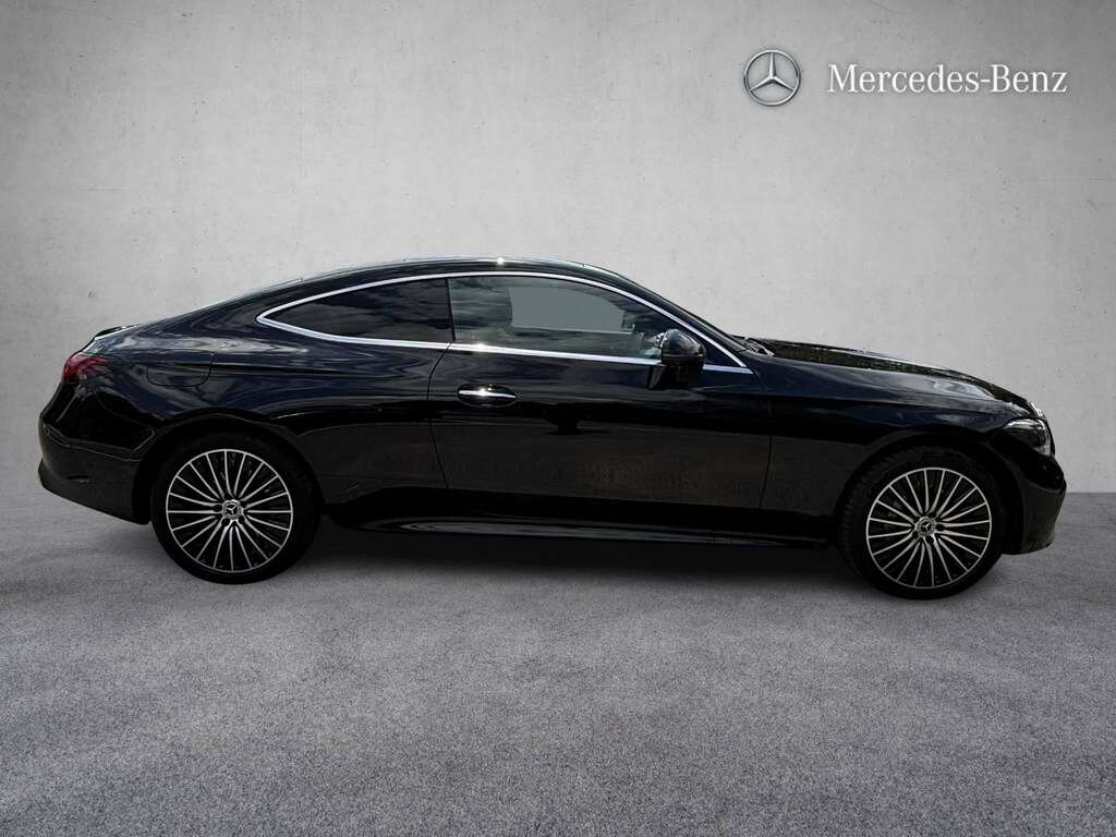 Mercedes-Benz CLE Class 300E Amg Line Premium 9G-tronic 2026 Black #4