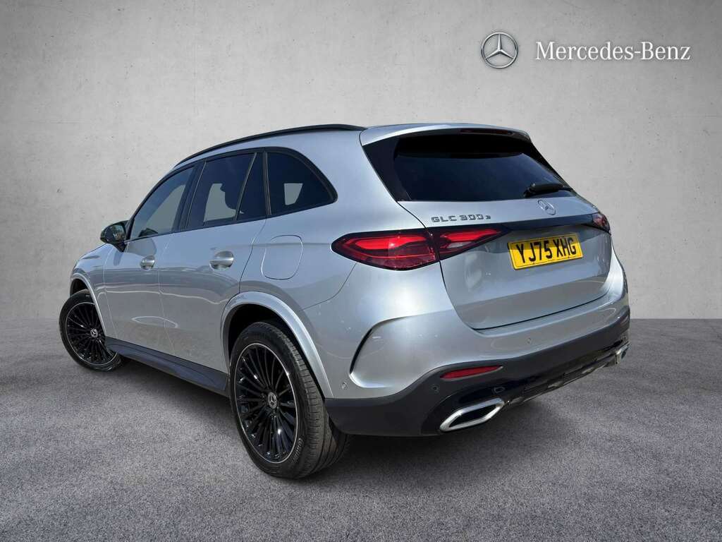 Mercedes-Benz GLC Class 300E 4Matic Urban Edition 9G-tronic 2025 YJ75XHG Silver #2