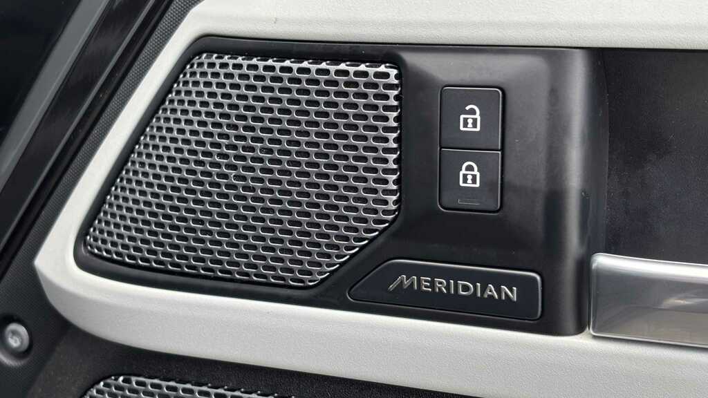 Land Rover Defender 110 3.0 P400 Xs Edition 110 7 Seat 2021 Black #6