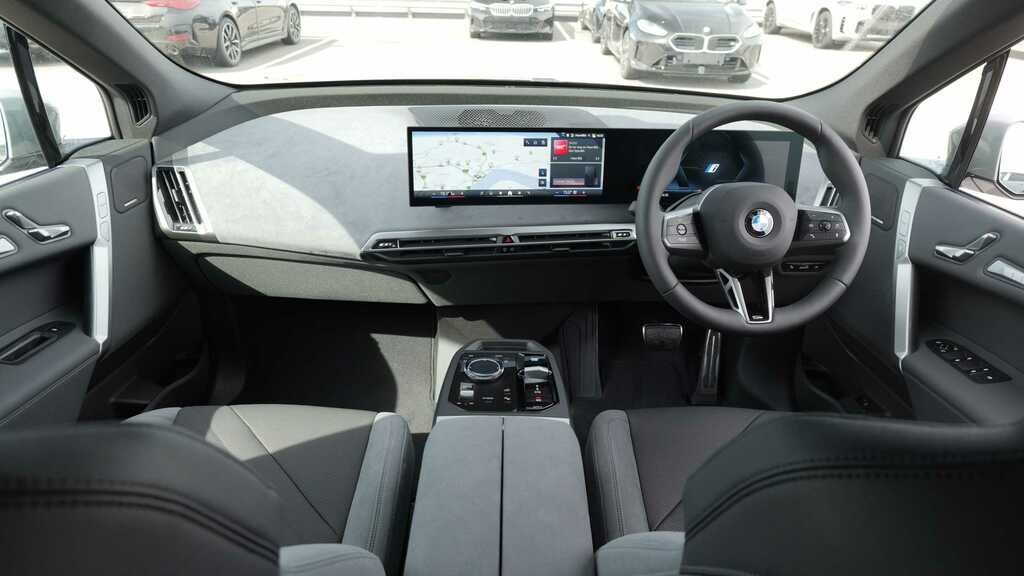 BMW iX 300Kw Xdrive45 M Sport 101Kwh 2026 YX26EGJ Silver #2