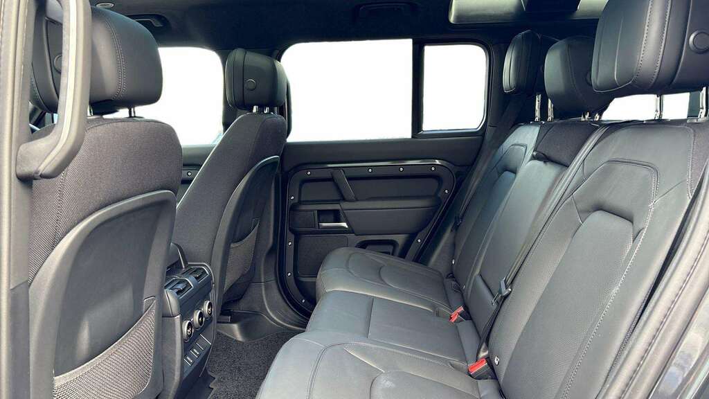 Land Rover Defender 110 5.0 P425 X 110 2026 GN26PJV Grey #4