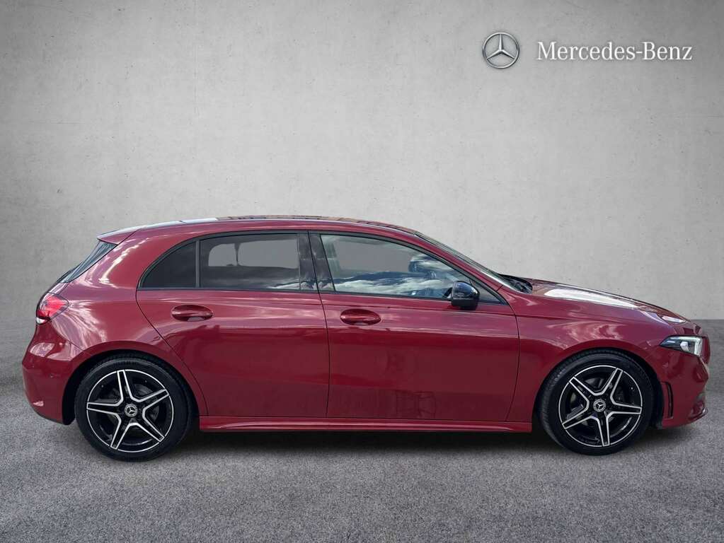 Mercedes-Benz A Class A180 Amg Line Executive 2022 ME72DUV Red #3