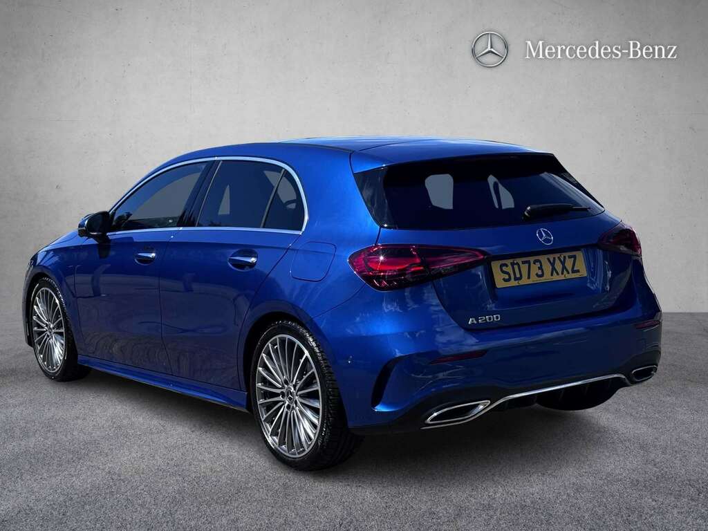 Mercedes-Benz A Class A200 Amg Line Premium Plus 2023 Blue #4