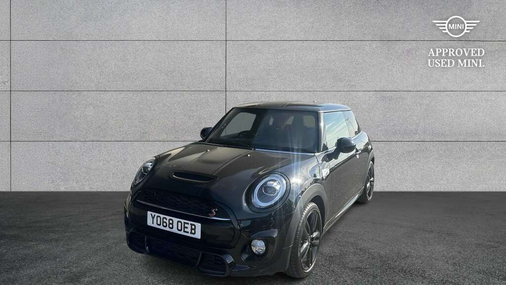Mini Hatch 2.0 Cooper S Sport II Comfortnav Pack 2018 Black