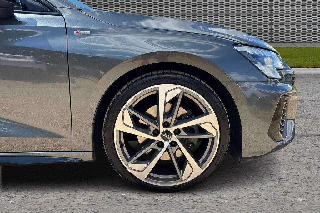 Audi A3 35 Tfsi Edition 1 S Tronic 2022 Grey #5