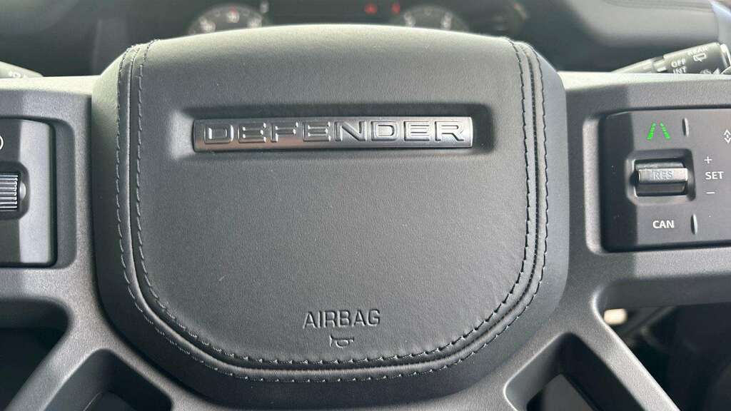 Land Rover Defender 90 3.0 D250 X-dynamic Se 90 Silver #32