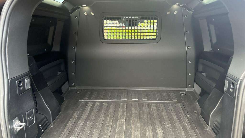 Land Rover Defender 90 3.0 D250 X-dynamic Se 90 Silver #9