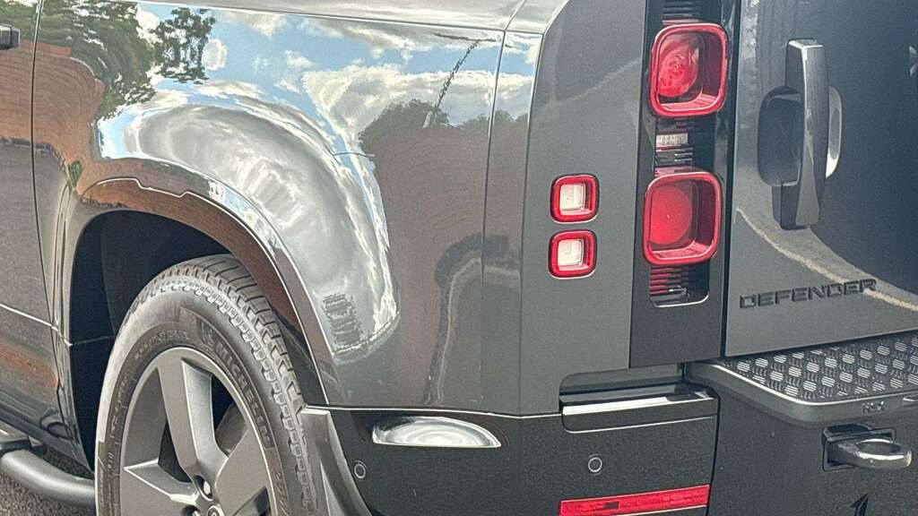 Land Rover Defender 90 3.0 D250 X-dynamic Se 90 Silver #18